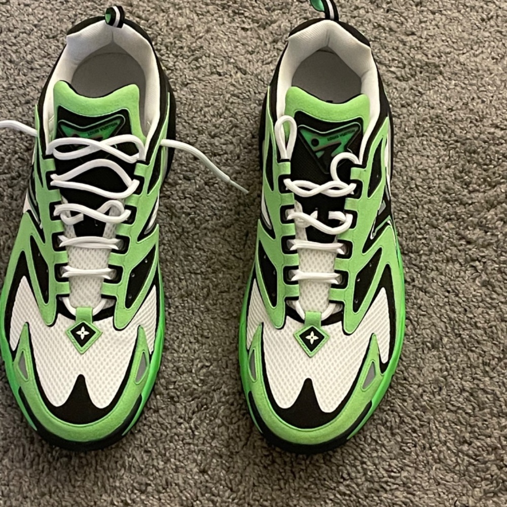 LV RUNNER TATIC SNEAKER - Picture 2 of 6